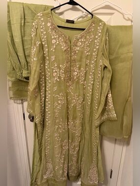 Agha Noor Light Green Embroidered Tunic Set